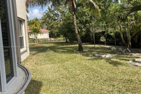 Villa ou maison à vendre à Royal Palm Beach, Floride: 4 chambres, 384.34 m2 № 1047083 - photo 15