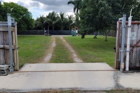 House in Homestead, Florida 3 bedrooms, 187.57 sq.m. № 1065052 - photo 29