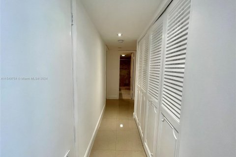 Condominio en venta en Aventura, Florida, 3 dormitorios, 128.21 m2 № 1065014 - foto 13
