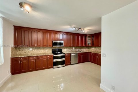 Condominio en venta en Aventura, Florida, 3 dormitorios, 128.21 m2 № 1065014 - foto 2