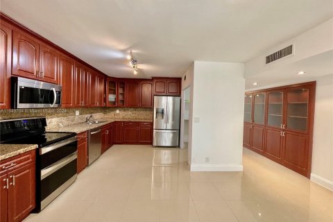 Condominio en venta en Aventura, Florida, 3 dormitorios, 128.21 m2 № 1065014 - foto 3