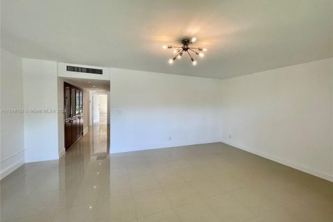 Condominio en venta en Aventura, Florida, 3 dormitorios, 128.21 m2 № 1065014 - foto 10