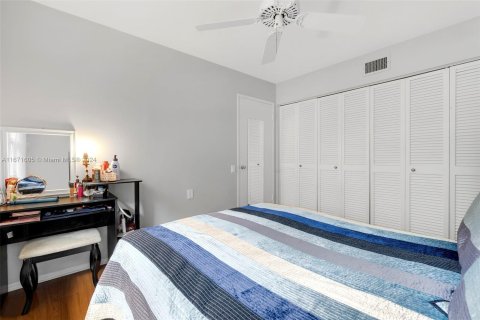 Condo in Coconut Creek, Florida, 3 bedrooms  № 1399846 - photo 9