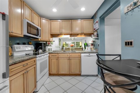 Condo in Coconut Creek, Florida, 3 bedrooms  № 1399846 - photo 4