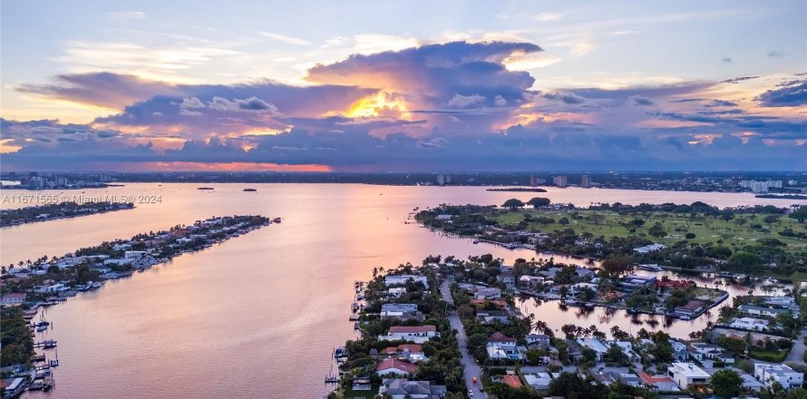 Studio à Surfside, Floride № 1399845