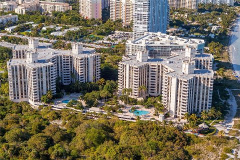 Condo in Key Biscayne, Florida, 2 bedrooms  № 1241473 - photo 20