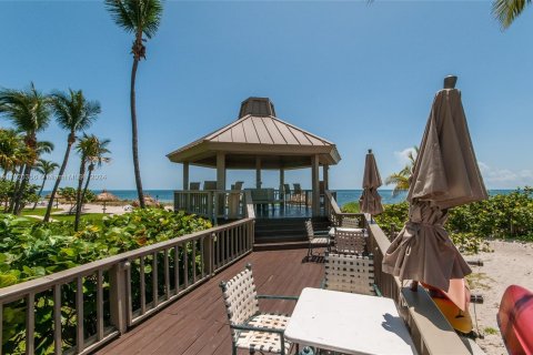 Copropriété à vendre à Key Biscayne, Floride: 2 chambres, 130.9 m2 № 1241473 - photo 13