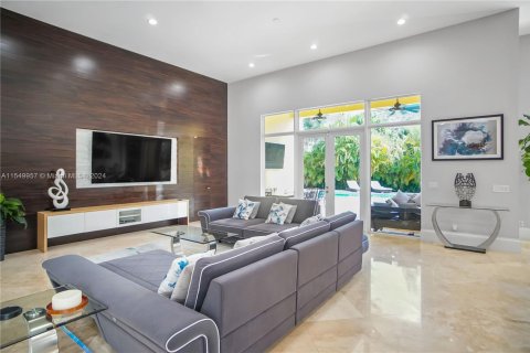 Casa en venta en Coconut Creek, Florida, 5 dormitorios, 482.07 m2 № 1071981 - foto 16