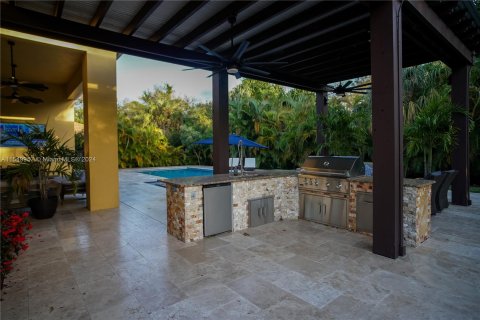 Casa en venta en Coconut Creek, Florida, 5 dormitorios, 482.07 m2 № 1071981 - foto 30