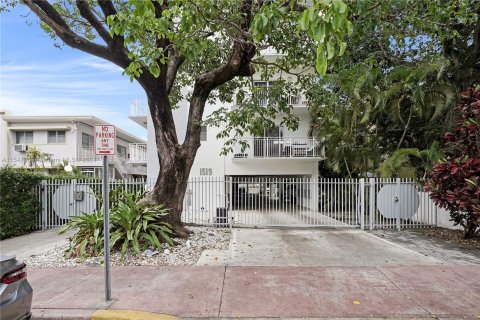 Condominio en venta en Miami Beach, Florida, 1 dormitorio, 71.26 m2 № 1054364 - foto 2