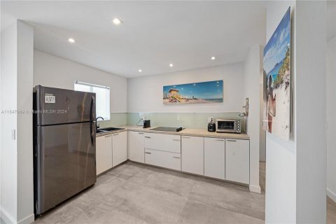 Condominio en venta en Miami Beach, Florida, 1 dormitorio, 71.26 m2 № 1054364 - foto 9