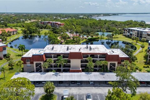 Copropriété à vendre à Punta Gorda, Floride: 2 chambres, 130.53 m2 № 1352497 - photo 1