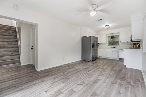 Casa en venta en Tampa, Florida, 4 dormitorios, 189.52 m2 № 1352495 - foto 10