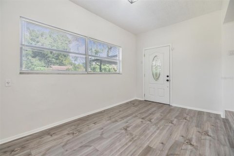 Villa ou maison à vendre à Tampa, Floride: 4 chambres, 189.52 m2 № 1352495 - photo 4