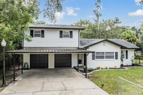 Casa en venta en Tampa, Florida, 4 dormitorios, 189.52 m2 № 1352495 - foto 1