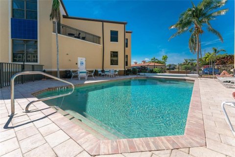 Copropriété à vendre à Punta Gorda, Floride: 2 chambres, 137.22 m2 № 1214153 - photo 30