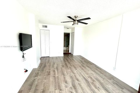 Copropriété à vendre à Hollywood, Floride: 1 chambre, 72.46 m2 № 1184223 - photo 16