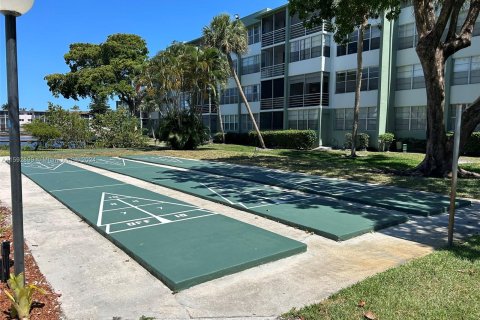 Condo in Hollywood, Florida, 1 bedroom  № 1184223 - photo 21