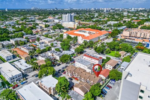 Townhouse in Miami, Florida 2 bedrooms, 83.24 sq.m. № 1295203 - photo 23