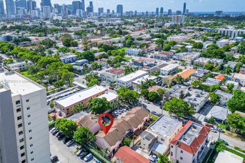 Touwnhouse à vendre à Miami, Floride: 2 chambres, 83.24 m2 № 1295203 - photo 24