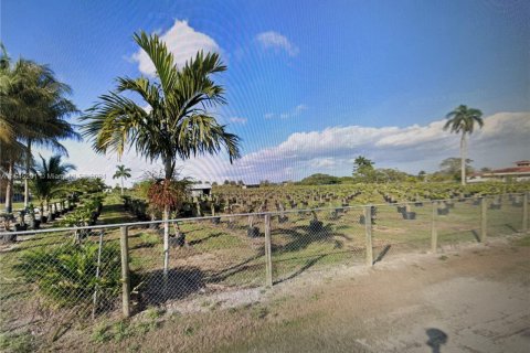 Terreno en venta en Miami, Florida № 1047564 - foto 1