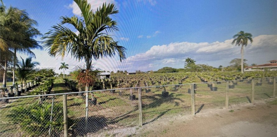 Terreno en Miami, Florida № 1047564