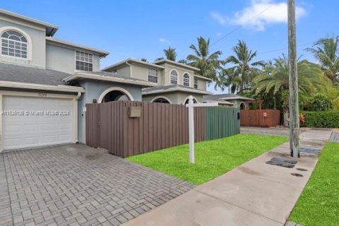 Villa ou maison à vendre à Fort Lauderdale, Floride: 3 chambres, 226.59 m2 № 1272765 - photo 3