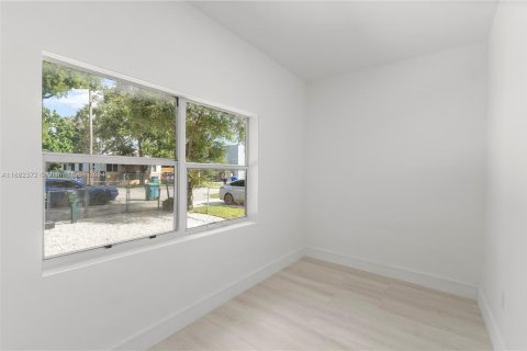 Casa en venta en Miami, Florida, 3 dormitorios, 83.89 m2 № 1415782 - foto 6