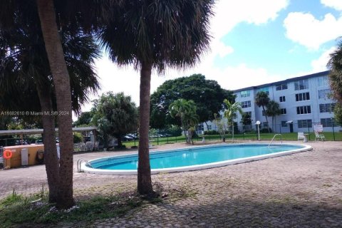 Condominio en venta en Miami, Florida, 2 dormitorios, 122.35 m2 № 1415784 - foto 2