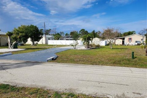 Terreno en venta en Englewood, Florida № 1062461 - foto 1