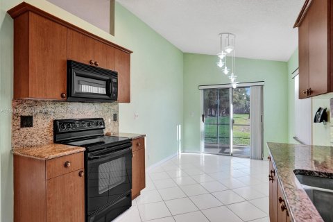 House in Delray Beach, Florida 3 bedrooms, 157.56 sq.m. № 1045264 - photo 23