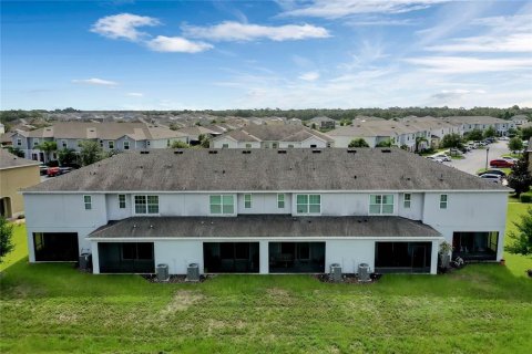 Townhouse in Davenport, Florida 4 bedrooms, 181.16 sq.m. № 1273120 - photo 22