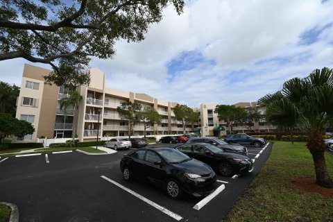 Condominio en venta en Tamarac, Florida, 2 dormitorios, 112.88 m2 № 1207352 - foto 1