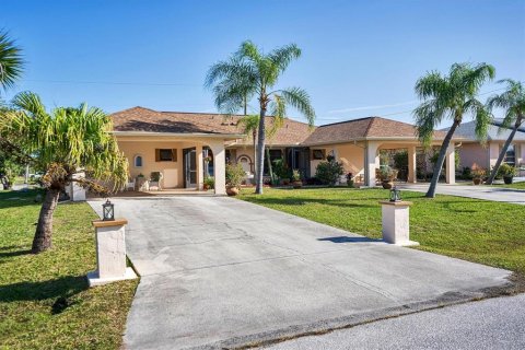 Купить коммерческую недвижимость в Энглвуд, Флорида 193.98м2, № 1066776 - фото 4