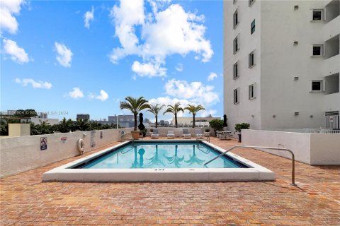 Condominio en venta en Miami Beach, Florida, 1 dormitorio, 68.75 m2 № 1237862 - foto 21