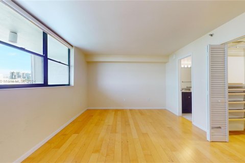 Condo in Miami Beach, Florida, 1 bedroom  № 1237862 - photo 5