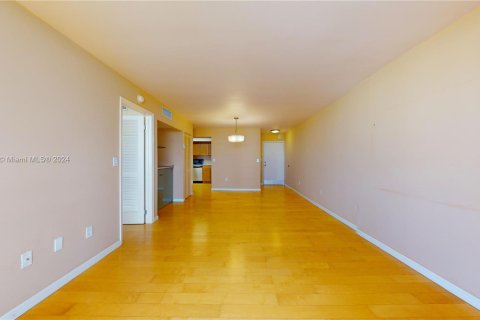 Condo in Miami Beach, Florida, 1 bedroom  № 1237862 - photo 25