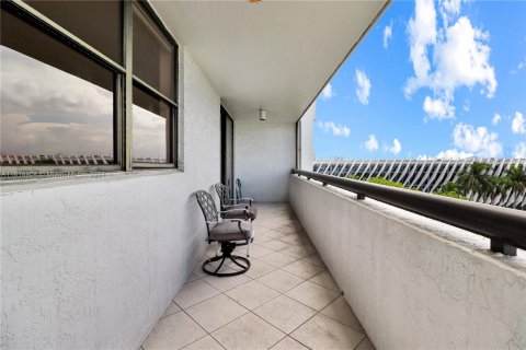 Condo in Miami Beach, Florida, 1 bedroom  № 1237862 - photo 12