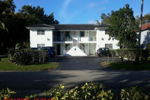 Propiedad comercial en venta en Coral Springs, Florida, 567.63 m2 № 1057986 - foto 12