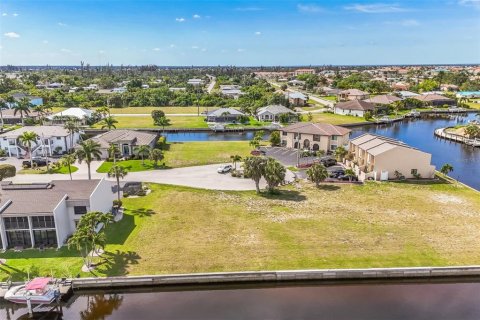 Terreno en venta en Punta Gorda, Florida № 1090301 - foto 4