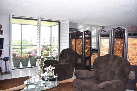 Condominio en venta en Pembroke Pines, Florida, 2 dormitorios, 102.19 m2 № 1291856 - foto 1