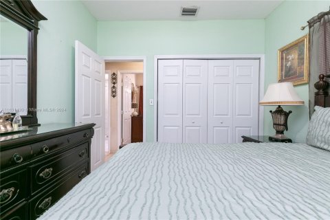 Villa ou maison à vendre à Miami Gardens, Floride: 2 chambres, 79.34 m2 № 1291857 - photo 26