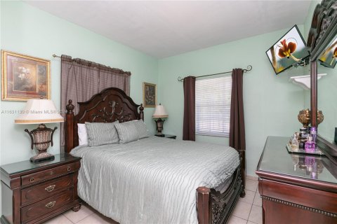 Villa ou maison à vendre à Miami Gardens, Floride: 2 chambres, 79.34 m2 № 1291857 - photo 24