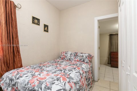 Villa ou maison à vendre à Miami Gardens, Floride: 2 chambres, 79.34 m2 № 1291857 - photo 28