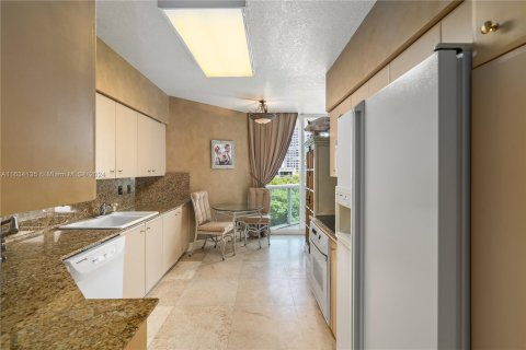 Copropriété à vendre à Aventura, Floride: 2 chambres, 149.57 m2 № 1294353 - photo 17