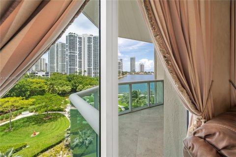 Condominio en venta en Aventura, Florida, 2 dormitorios, 149.57 m2 № 1294353 - foto 7