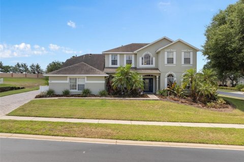 House in Kissimmee, Florida 7 bedrooms, 310.01 sq.m. № 1243109 - photo 1