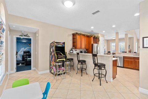 Villa ou maison à vendre à Kissimmee, Floride: 7 chambres, 310.01 m2 № 1243109 - photo 3