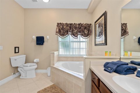 Casa en venta en Kissimmee, Florida, 7 dormitorios, 310.01 m2 № 1243109 - foto 19