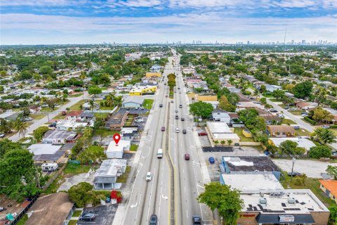 Immobilier commercial à vendre à Hollywood, Floride: 75.72 m2 № 1078352 - photo 1